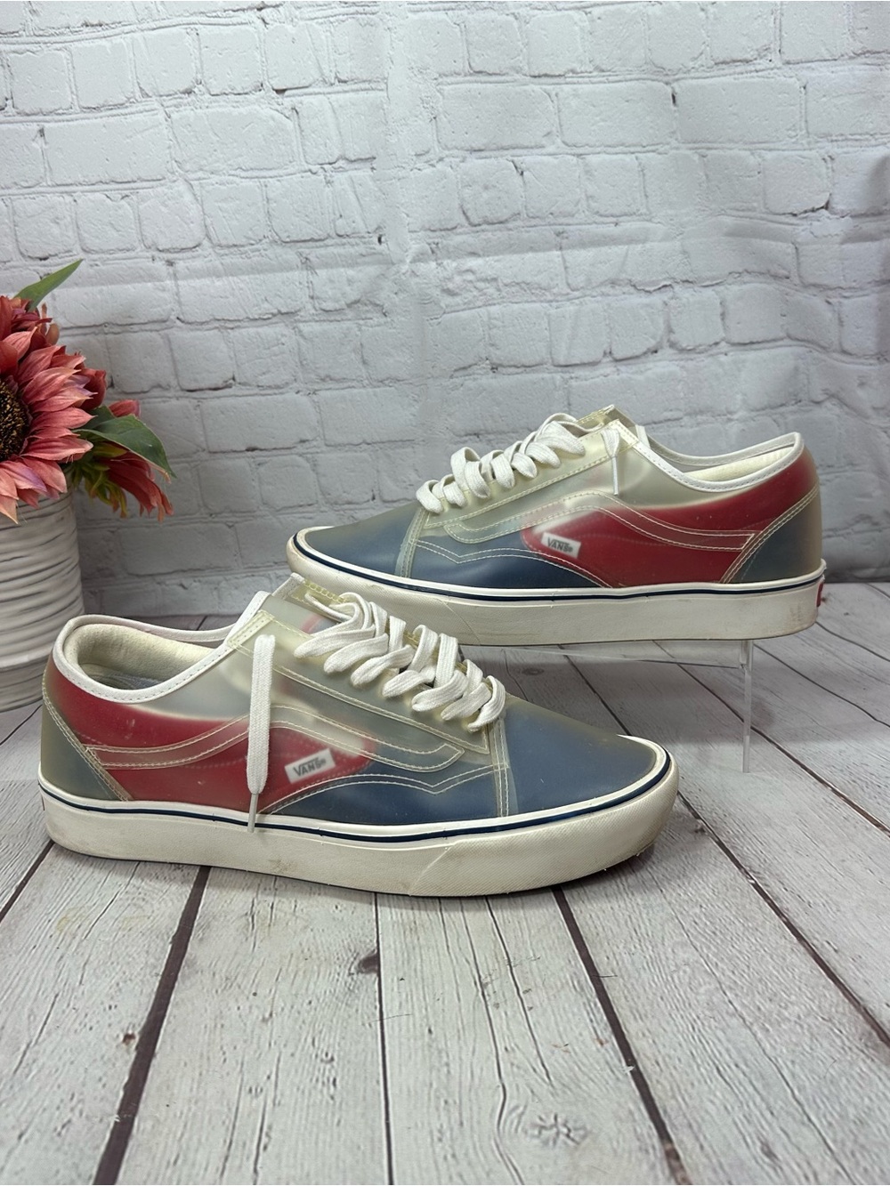 Vans Men’s Red and Blue Low-Top Sneakers with White Laces